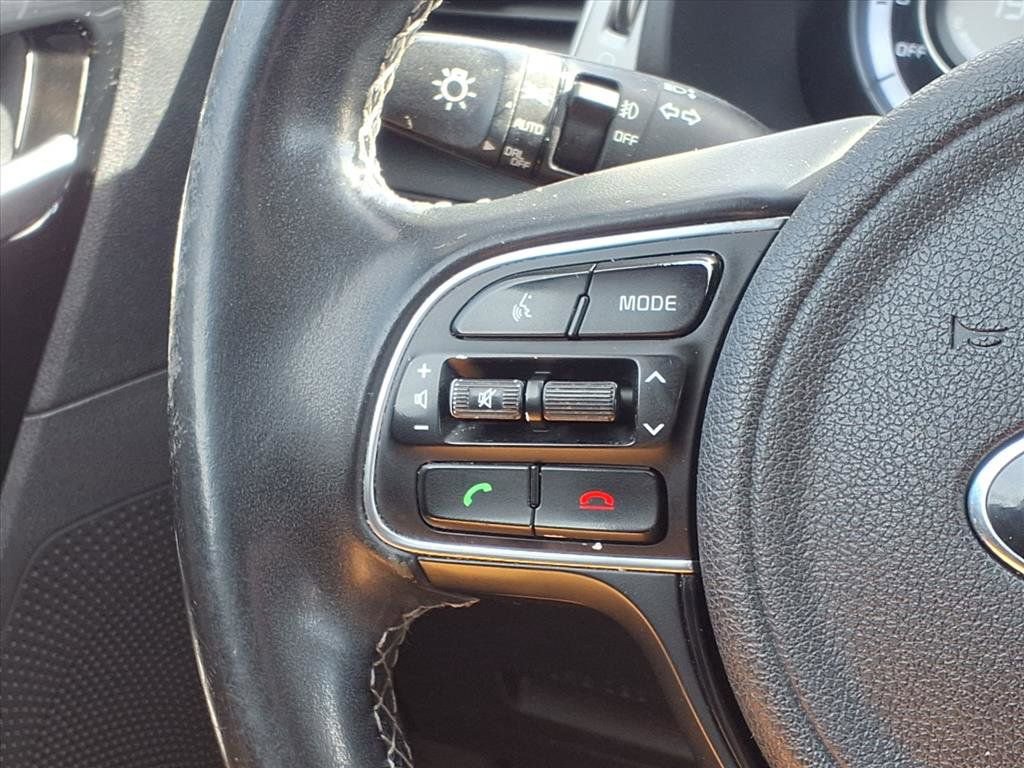 Used 2018 Kia Niro EX image 15