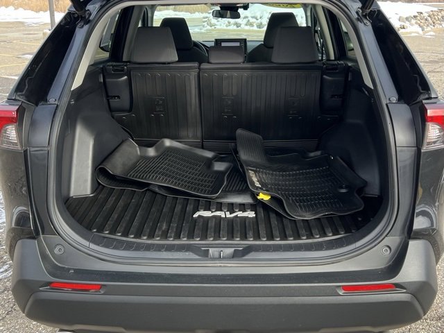 Used 2020 Toyota RAV4 XLE image 15
