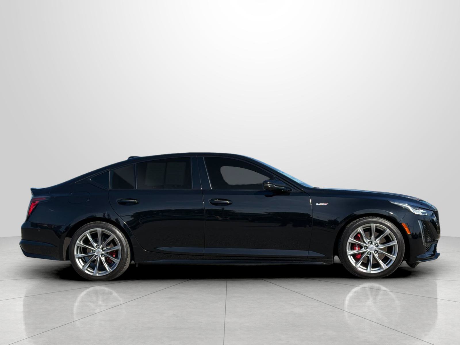 Used 2021 Cadillac CT5 V w/ Platinum Package RWD image 2