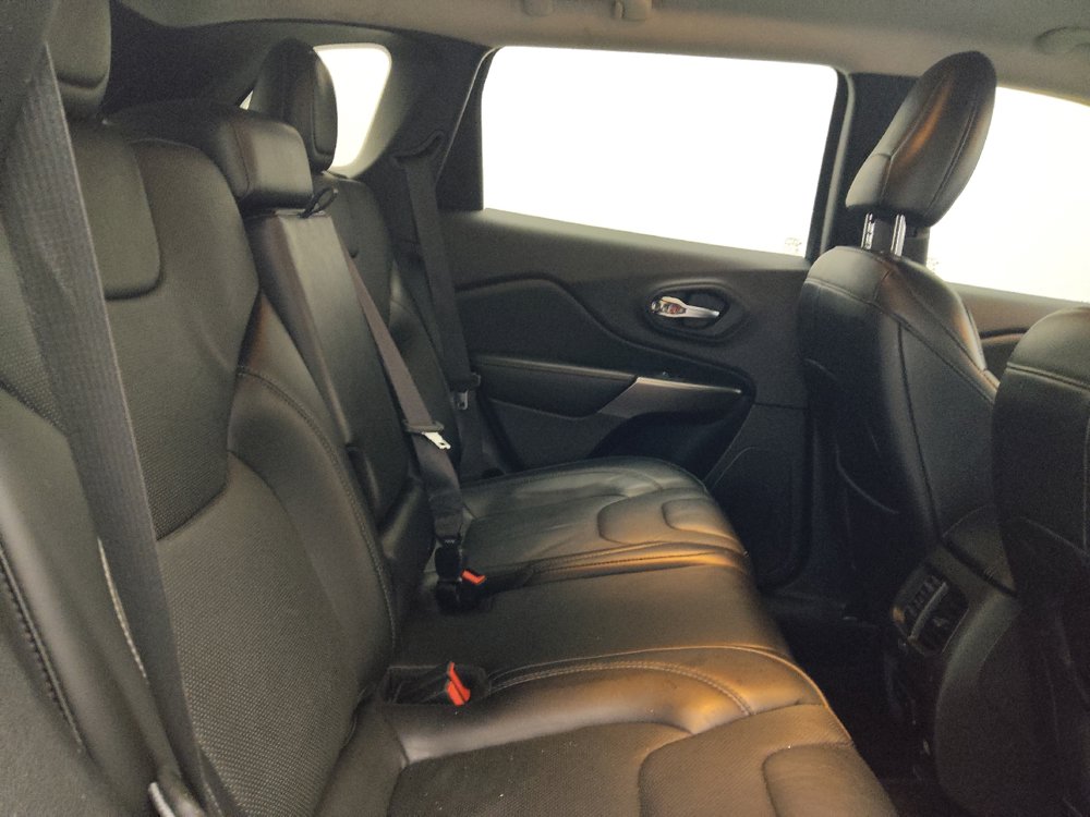 Used 2020 Jeep Cherokee Limited FWD image 19