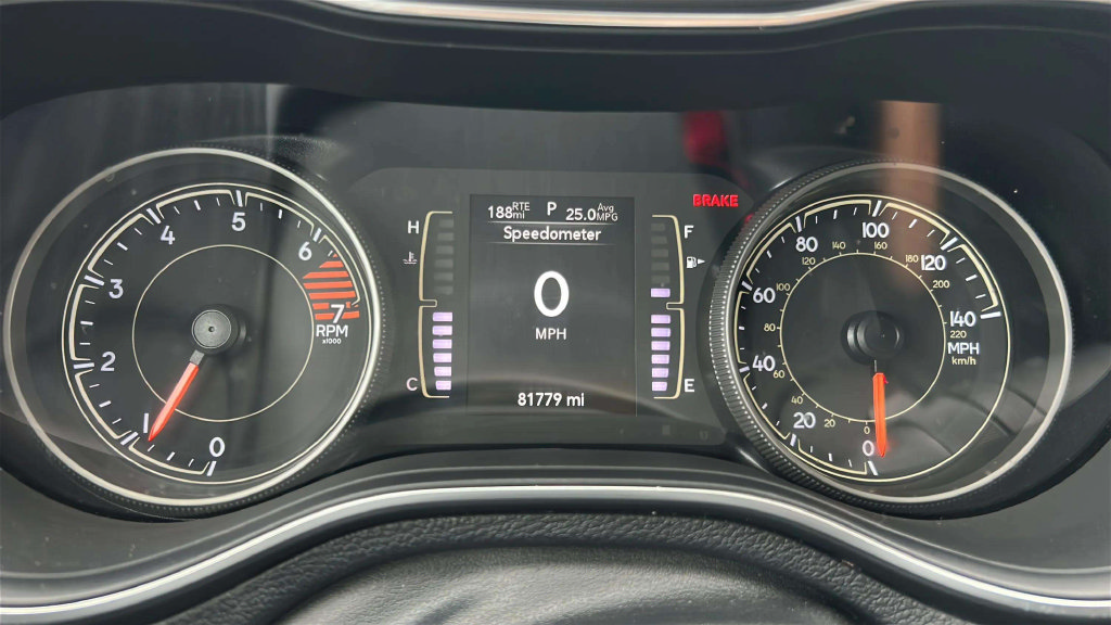 Used 2021 Jeep Cherokee Latitude Plus FWD image 9