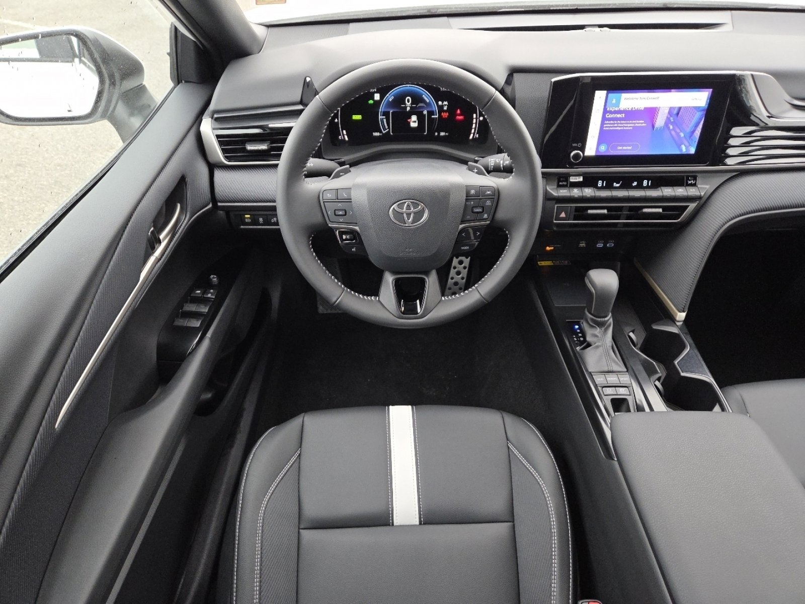 Used 2025 Toyota Camry SE w/ Convenience Package image 24