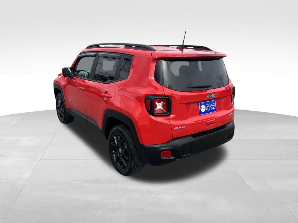 Used 2019 Jeep Renegade Latitude w/ Cold Weather Group AWD/4WD image 4