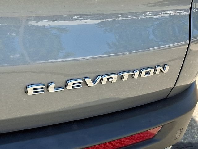 Used 2026 GMC Acadia Elevation w/ Elevation Premium Package FWD image 32