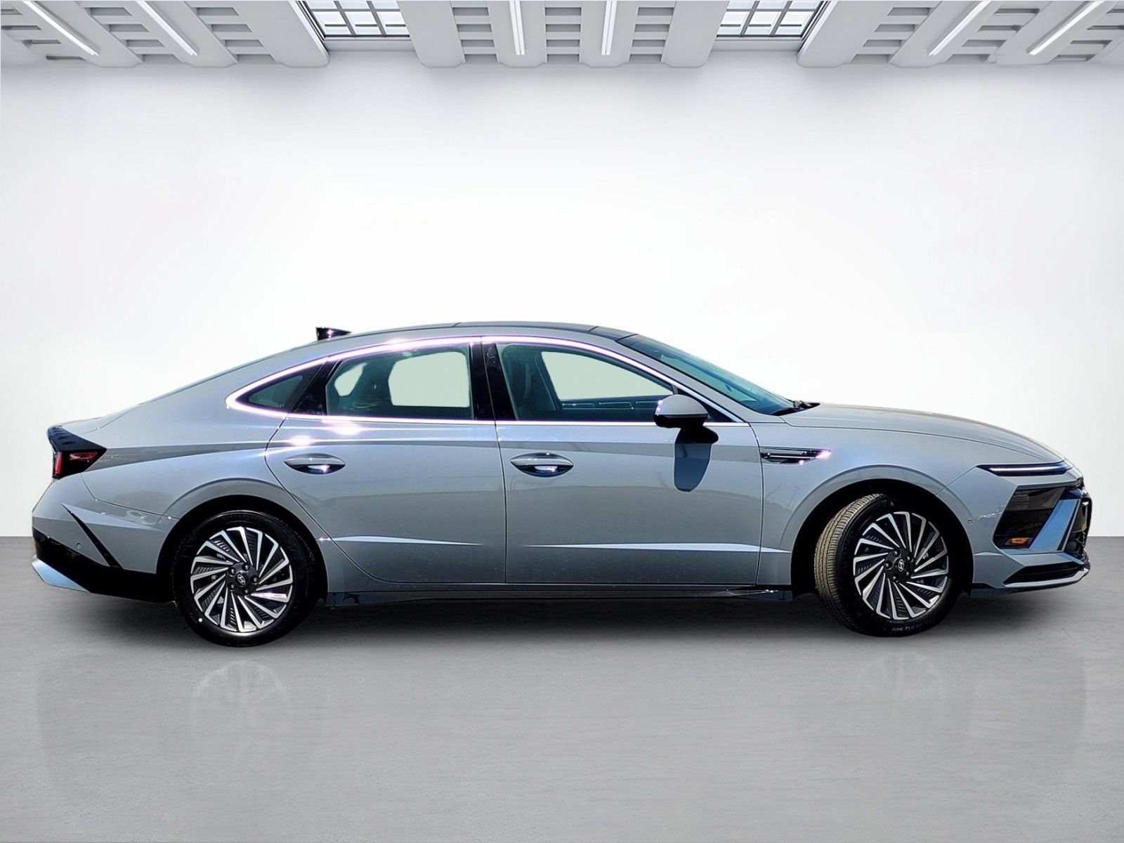 New 2026 Hyundai Sonata Limited FWD image 3