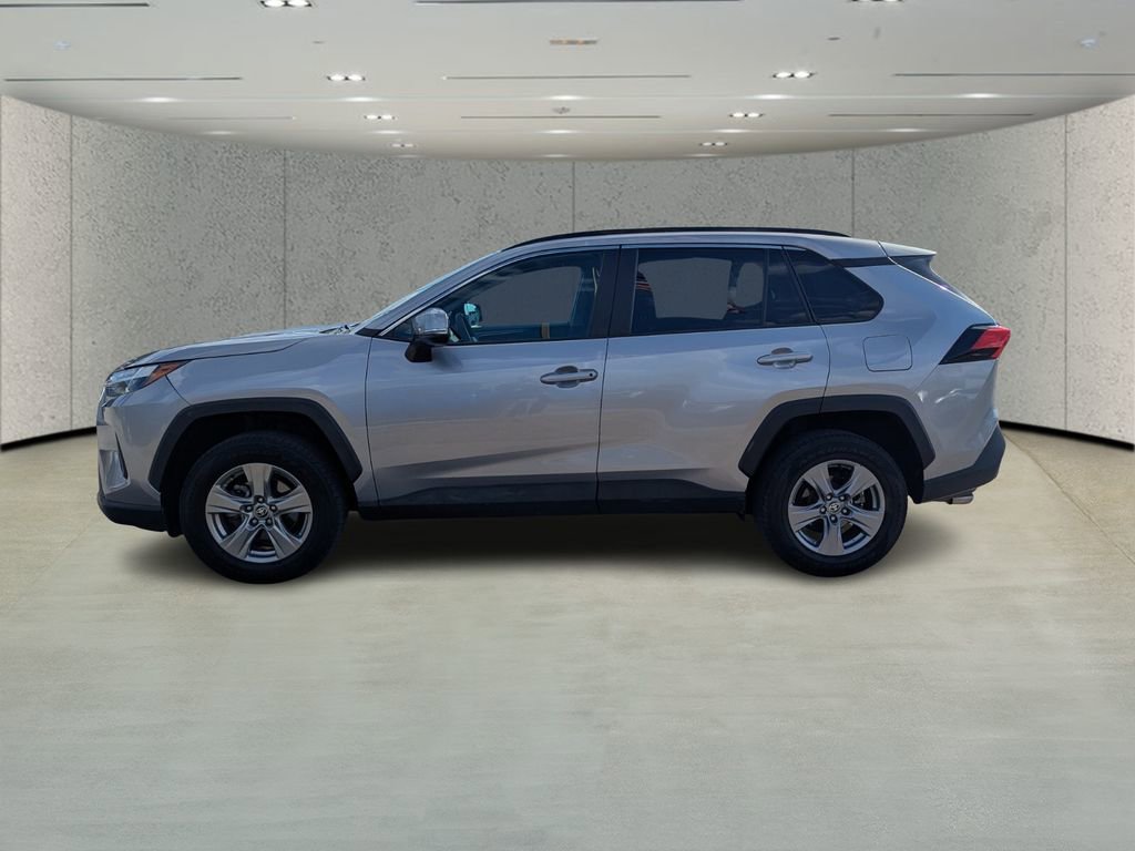 Used 2022 Toyota RAV4 XLE w/ Convenience Package image 6