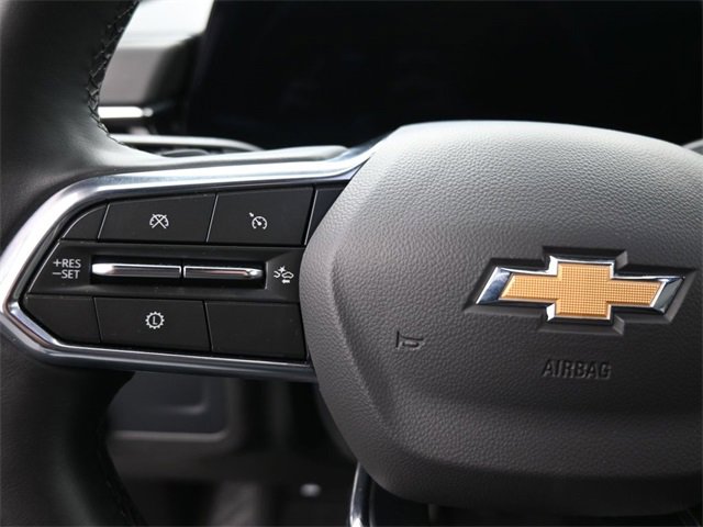 Used 2025 Chevrolet Suburban LT image 2