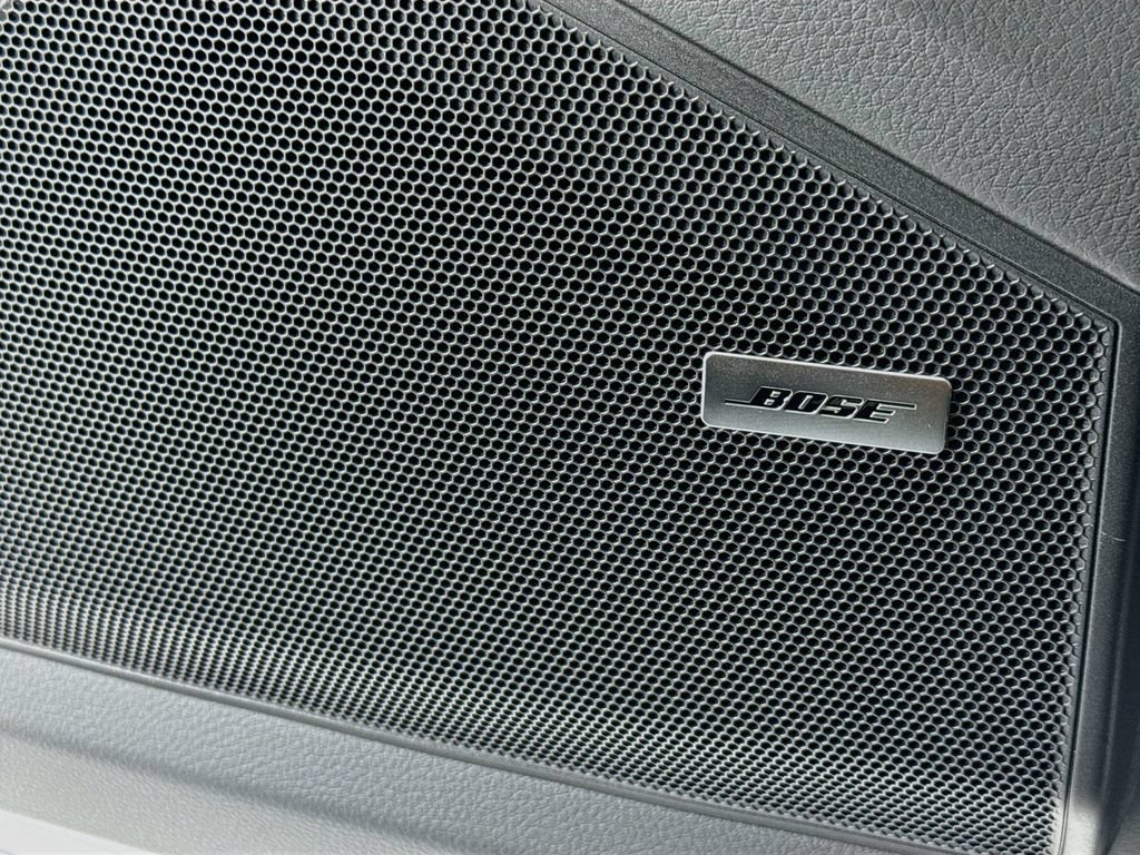New 2026 Porsche Cayenne Coupe AWD/4WD image 12