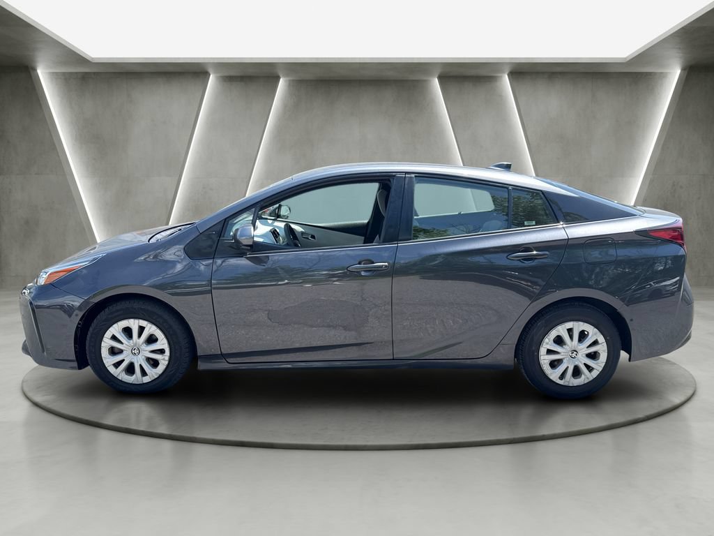 Used 2022 Toyota Prius LE FWD image 4