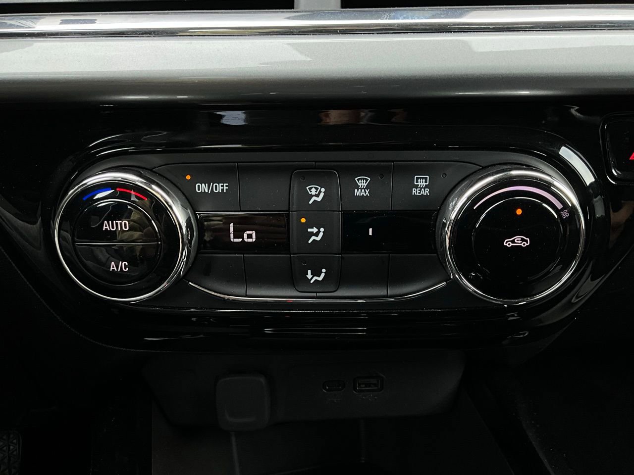 Used 2025 Chevrolet Trax LT image 25