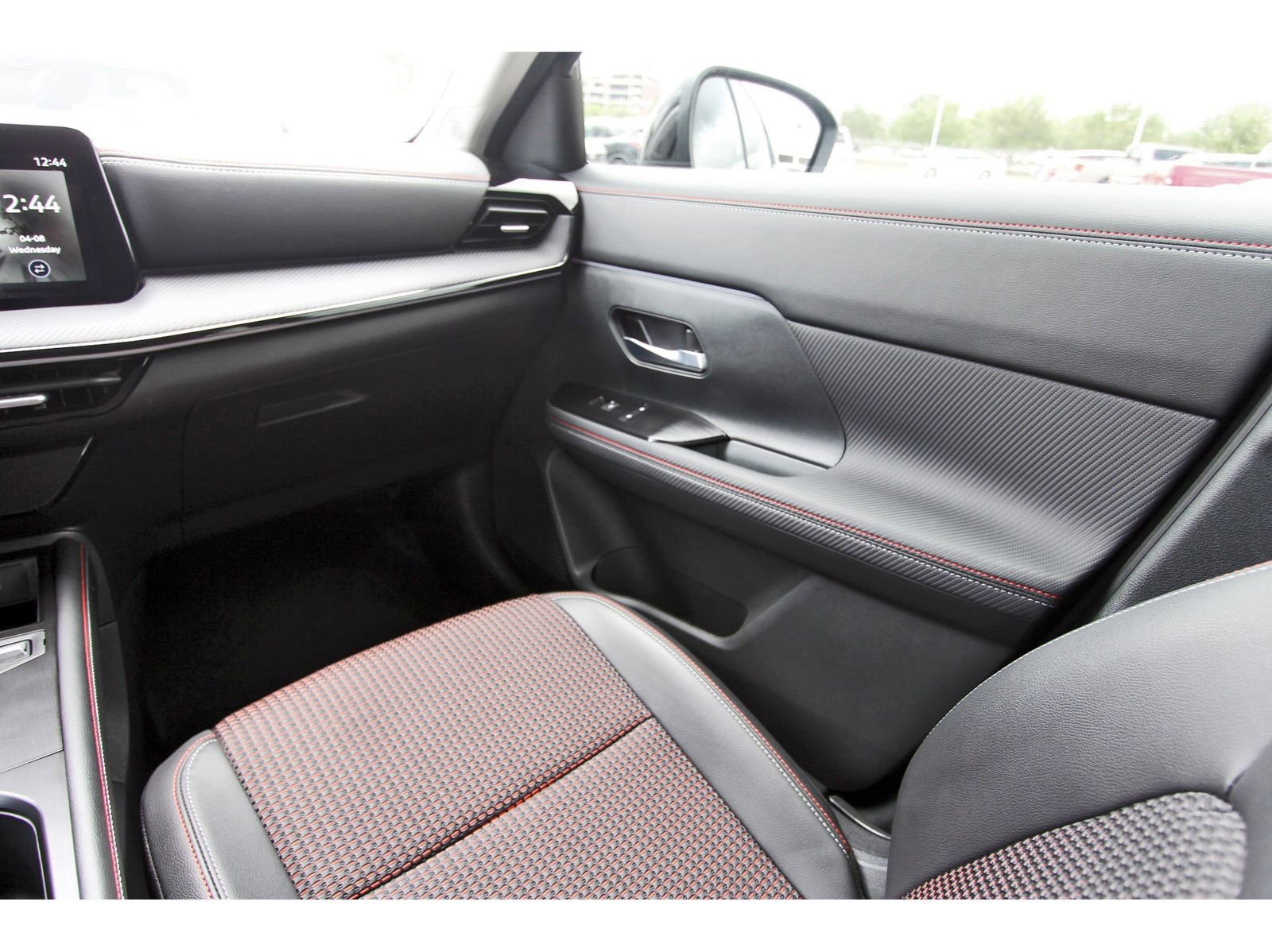 Certified 2025 Nissan Kicks SR FWD image 13