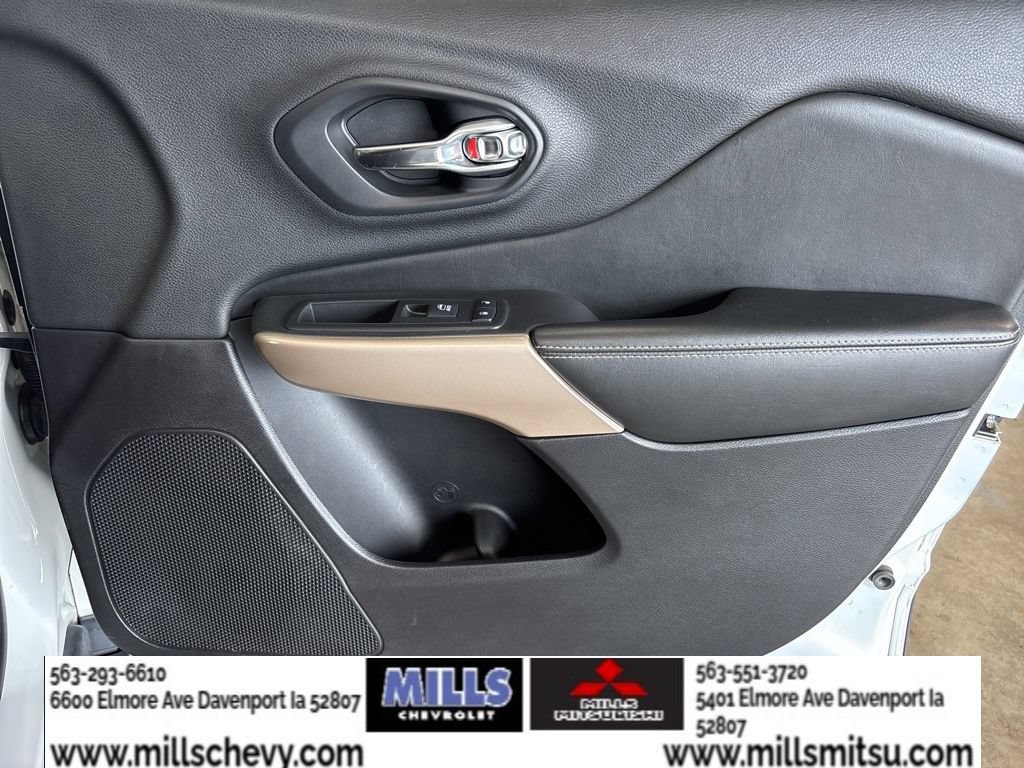 Used 2018 Jeep Cherokee Limited AWD/4WD image 17