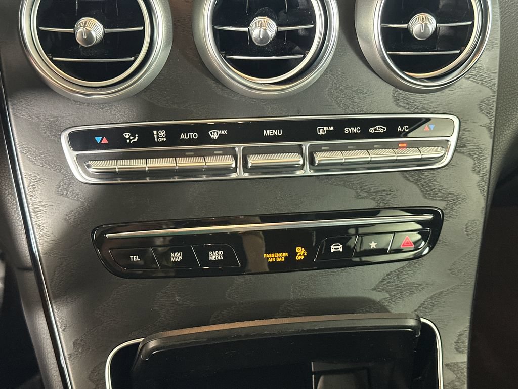 Used 2022 Mercedes-Benz GLC 300 image 32