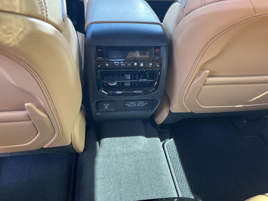 Used 2022 Jeep Grand Cherokee L Summit image 17