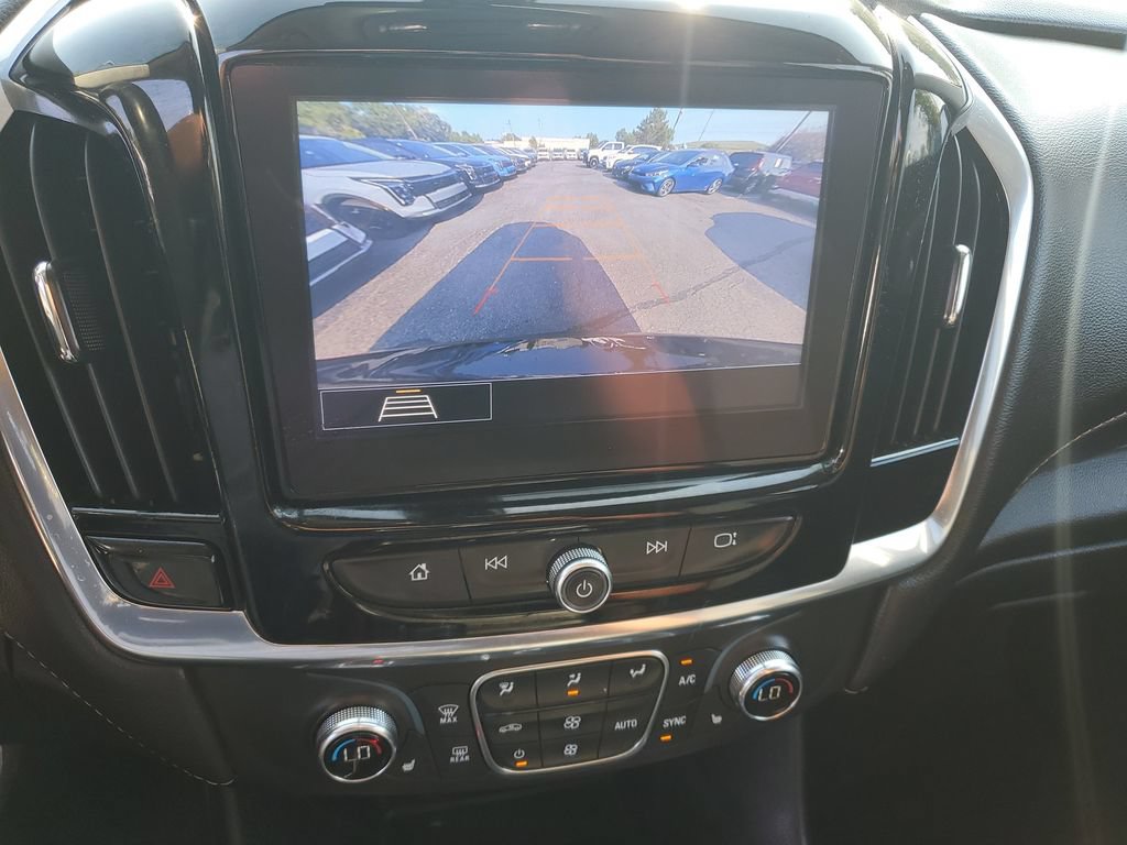 Used 2020 Chevrolet Traverse LT FWD image 18