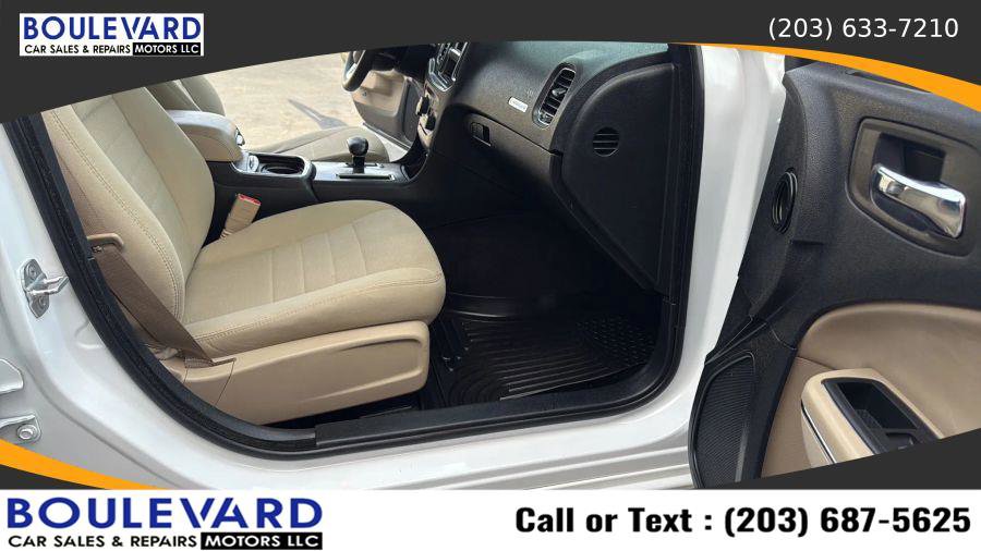 Used 2013 Dodge Charger SE w/ Sport Appearance Group image 36