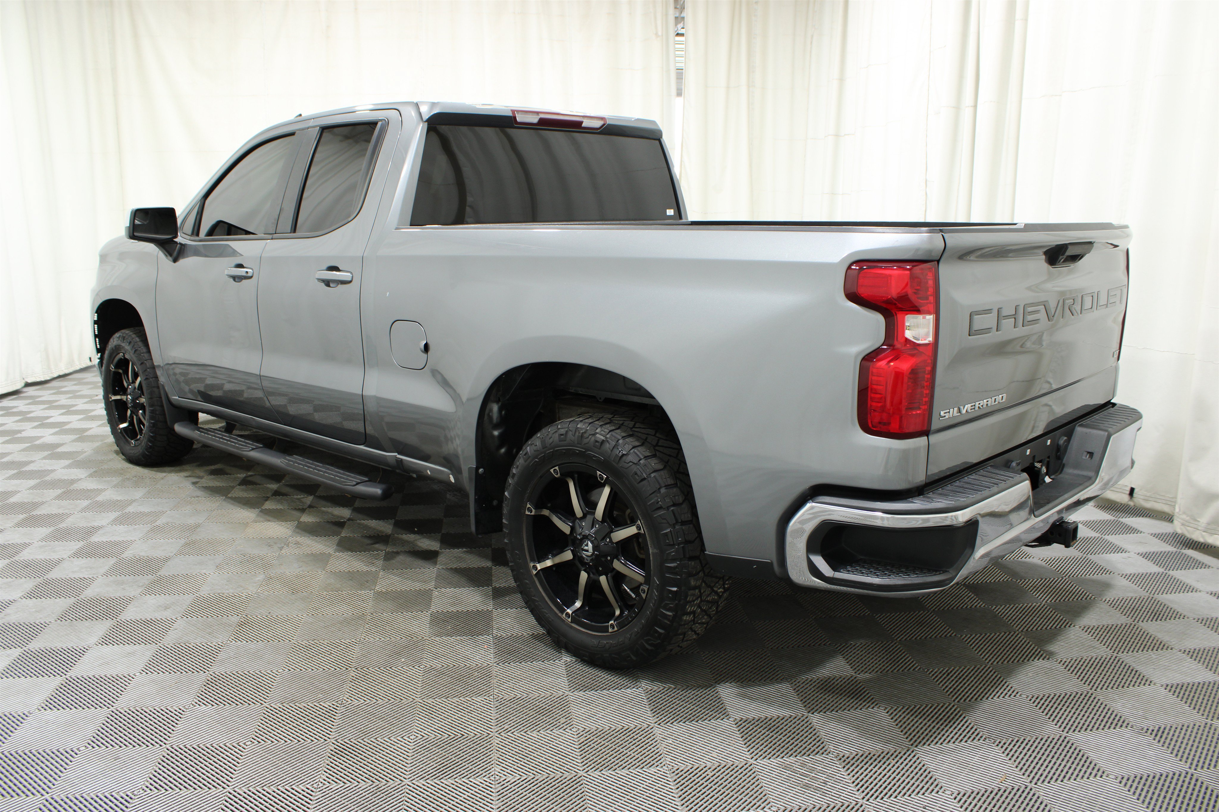 Used 2020 Chevrolet Silverado 1500 LT RWD image 28