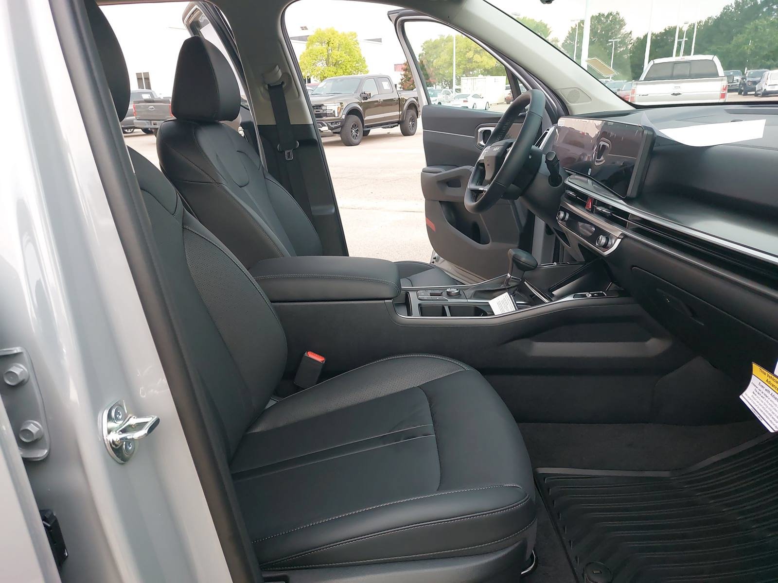 New 2026 Kia Sorento S w/ S Panoramic Sunroof Package FWD image 10