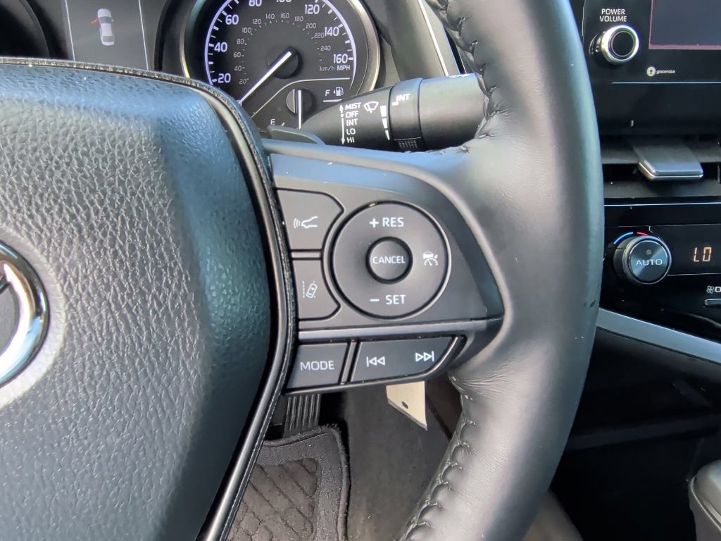 Used 2022 Toyota Camry SE FWD image 18
