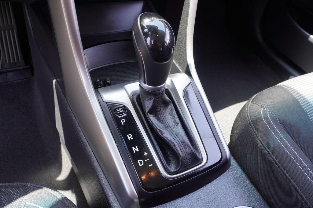 Used 2016 Hyundai Elantra GT FWD image 18