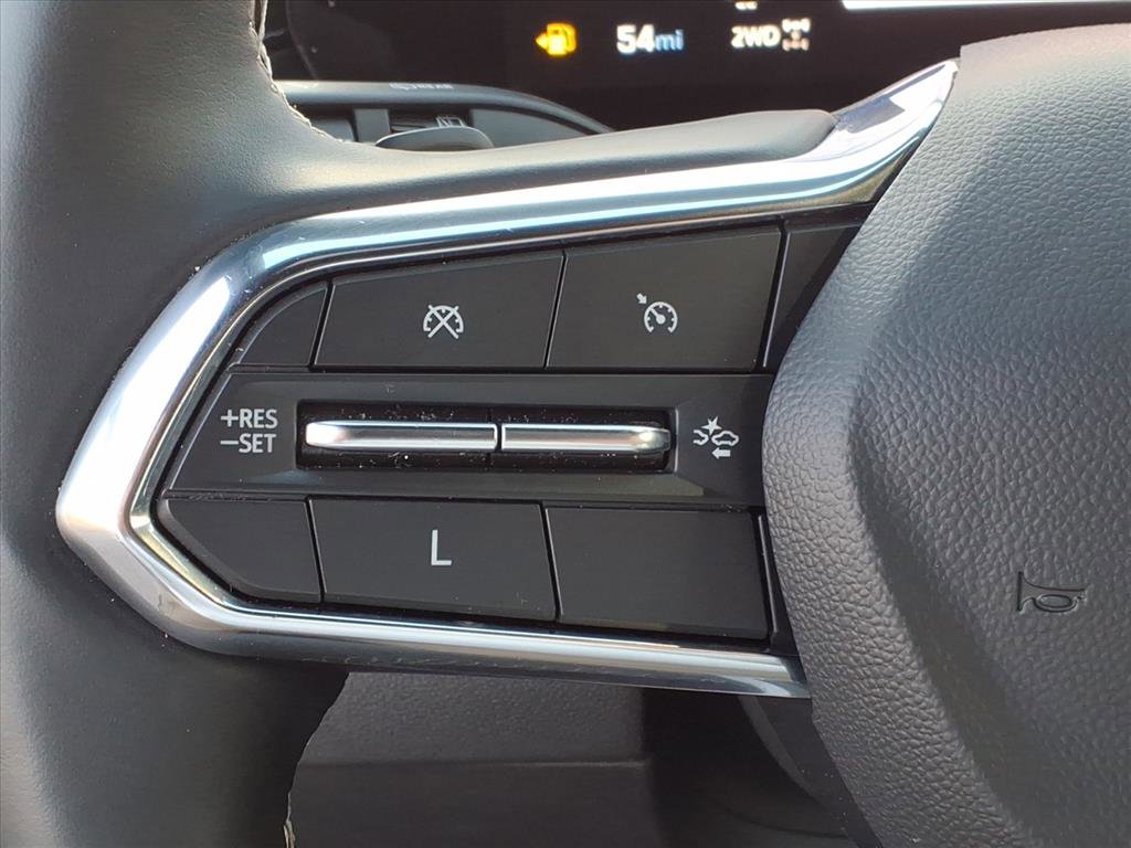 Used 2025 Chevrolet Traverse LT AWD/4WD image 16