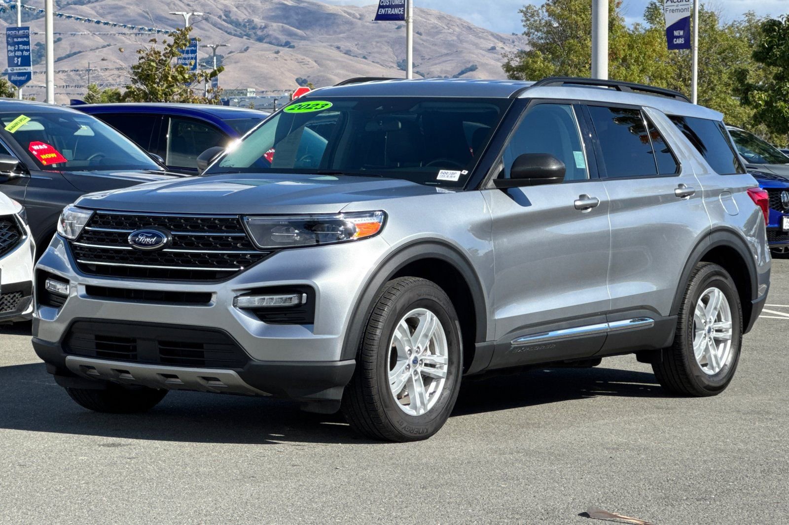 Used 2023 Ford Explorer XLT w/ Equipment Group 202A image 8