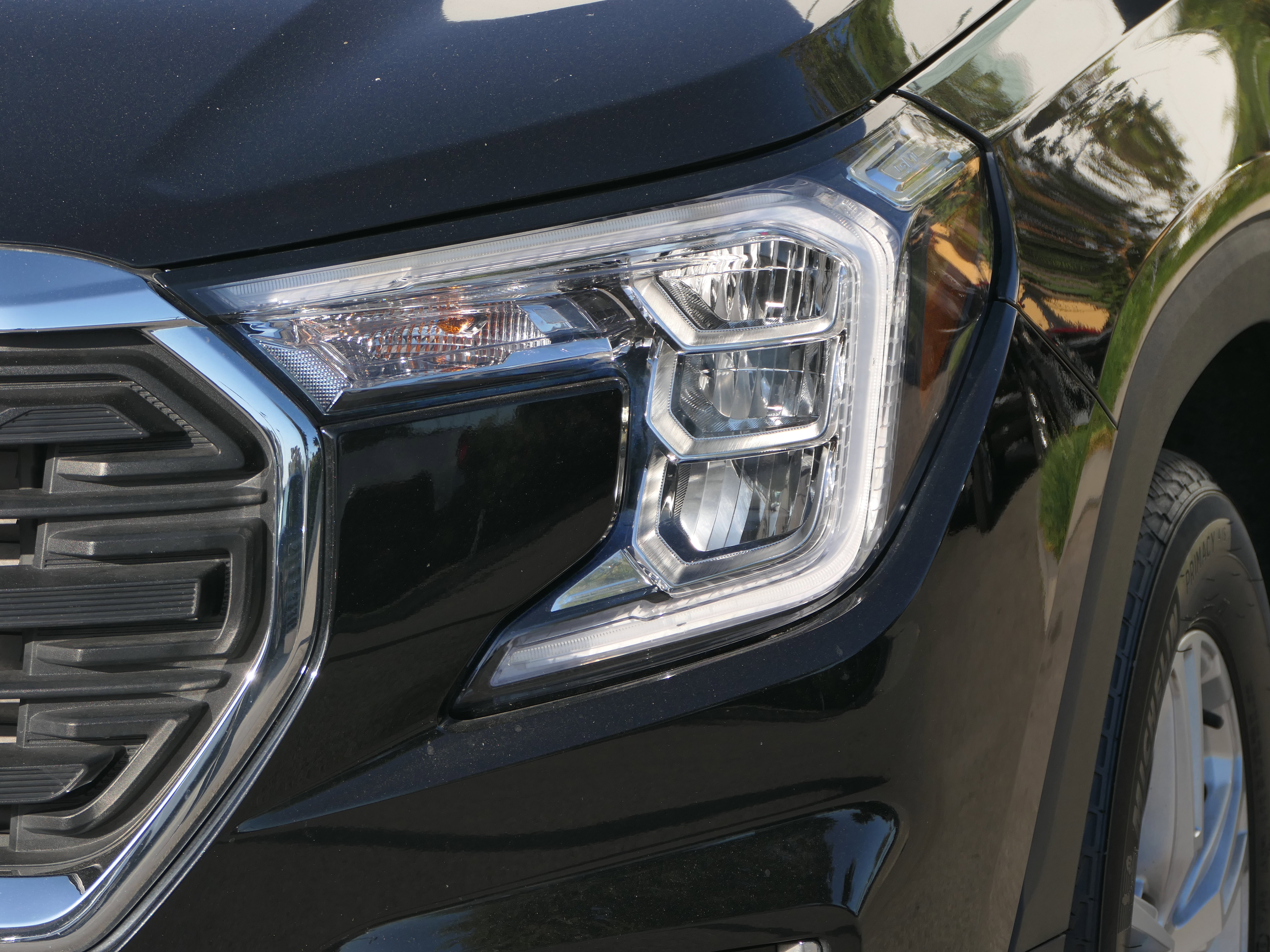 Used 2022 GMC Terrain SLE w/ Driver Convenience Package image 8