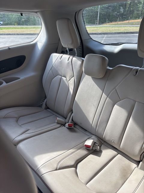 Used 2020 Chrysler Pacifica Limited w/ Advanced Safetytec Group image 20