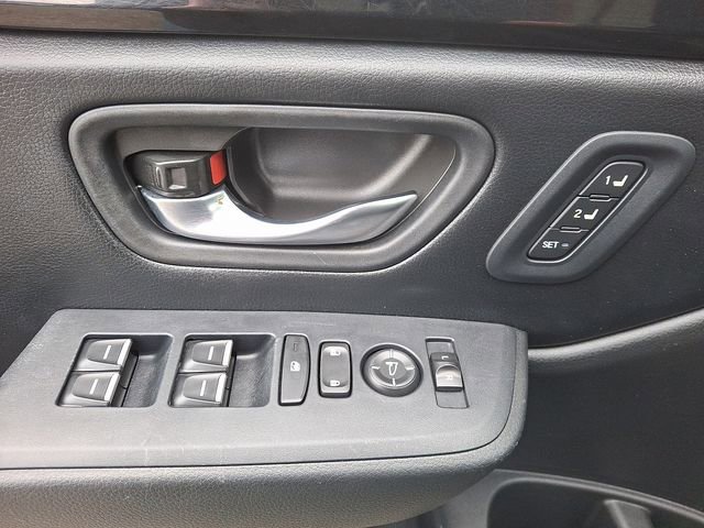 Used 2025 Honda Pilot Touring image 14