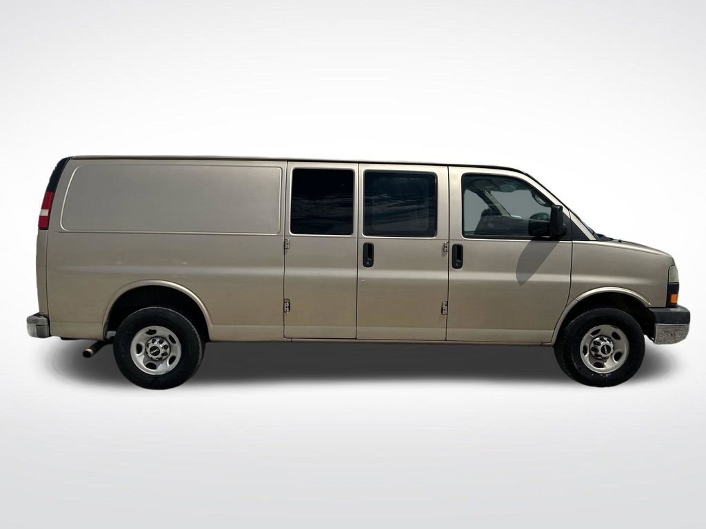 Used 2010 GMC Savana 3500 Extended w/ Chrome Appearance Package RWD image 8