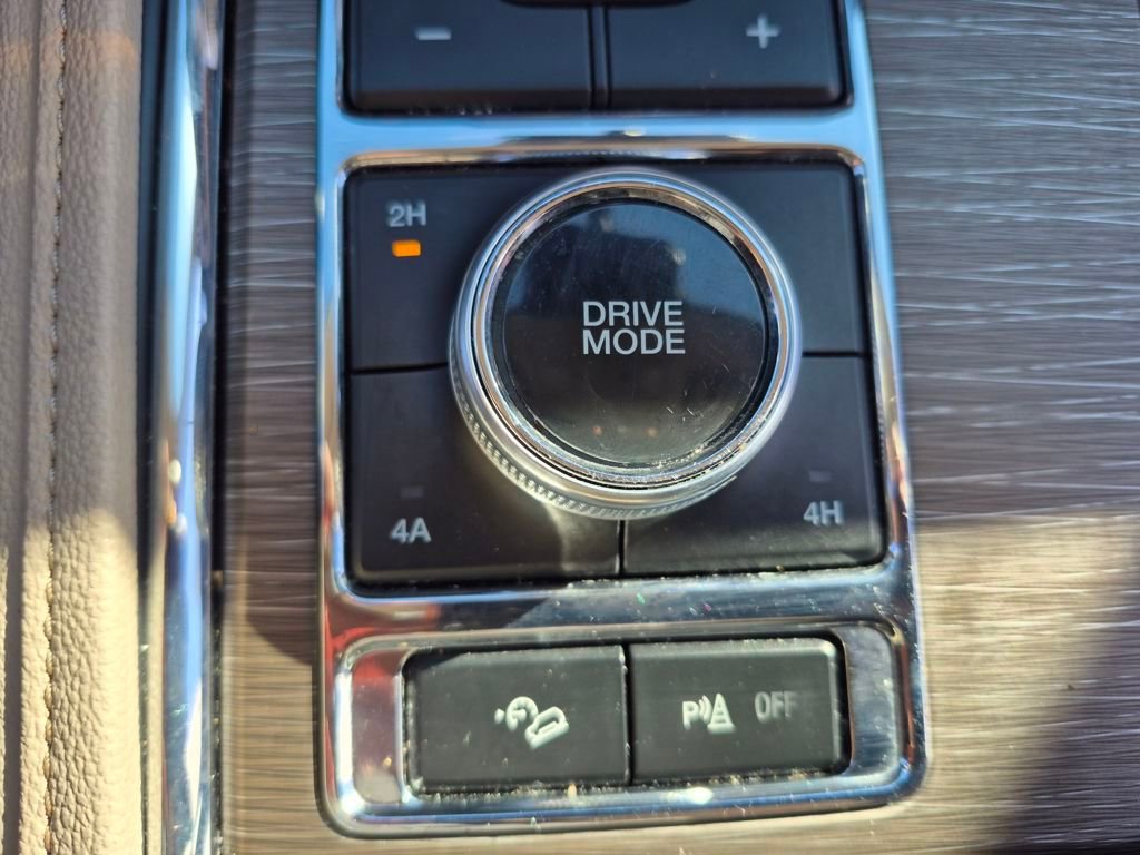 Used 2024 Ford Expedition Limited image 25