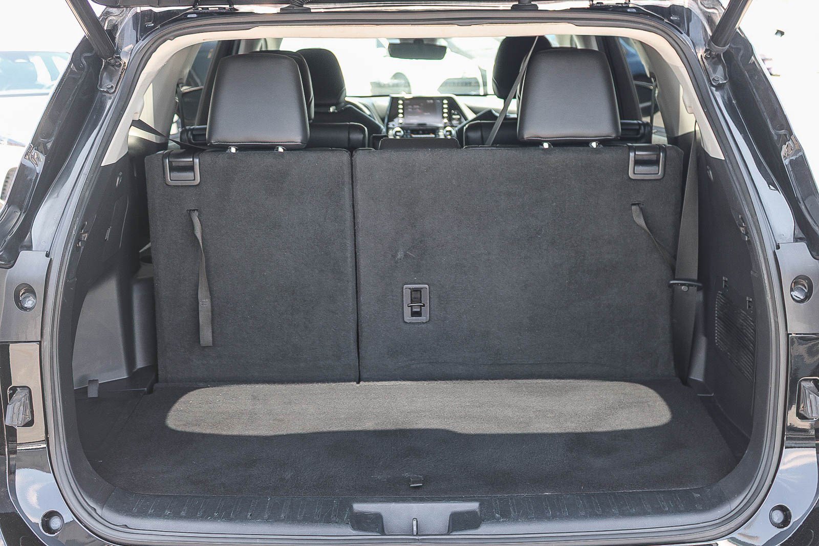 Used 2021 Toyota Highlander XLE FWD image 26