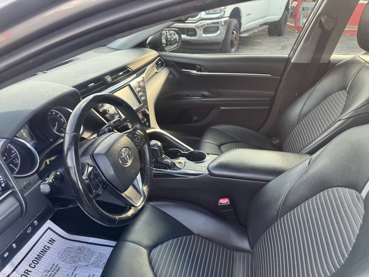 Used 2019 Toyota Camry SE FWD image 19