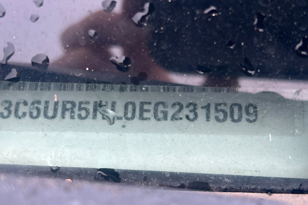 Used 2014 RAM 2500 Tradesman w/ Chrome Appearance Group image 3