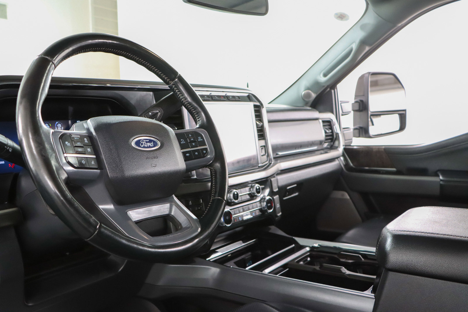 Used 2024 Ford F250 Lariat w/ Lariat Ultimate Package AWD/4WD image 26