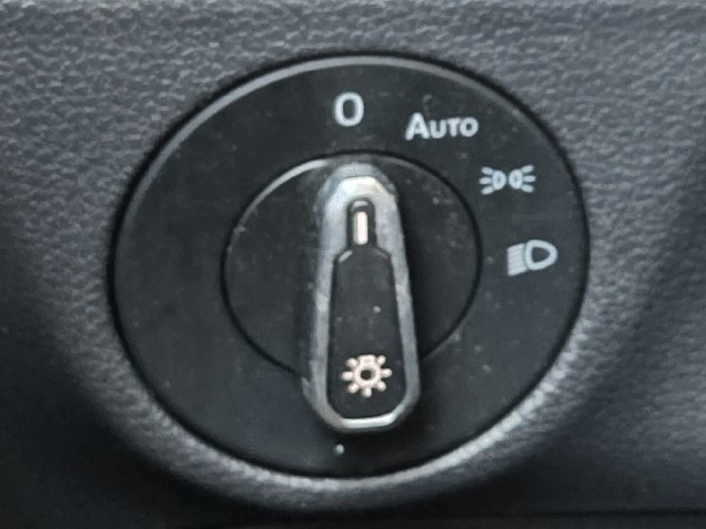Used 2023 Volkswagen Jetta SE FWD image 24