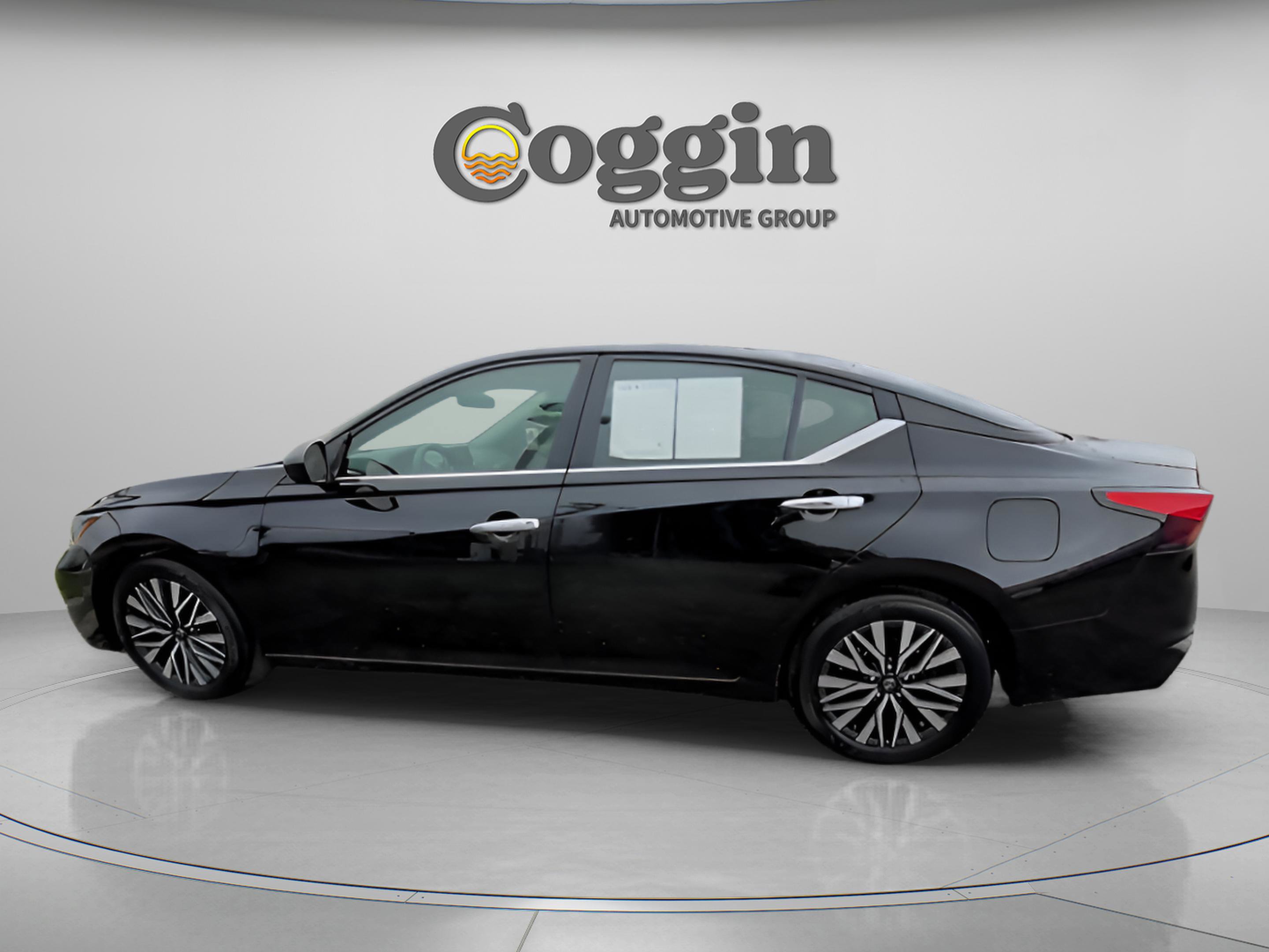 Used 2024 Nissan Altima 2.5 SV image 8