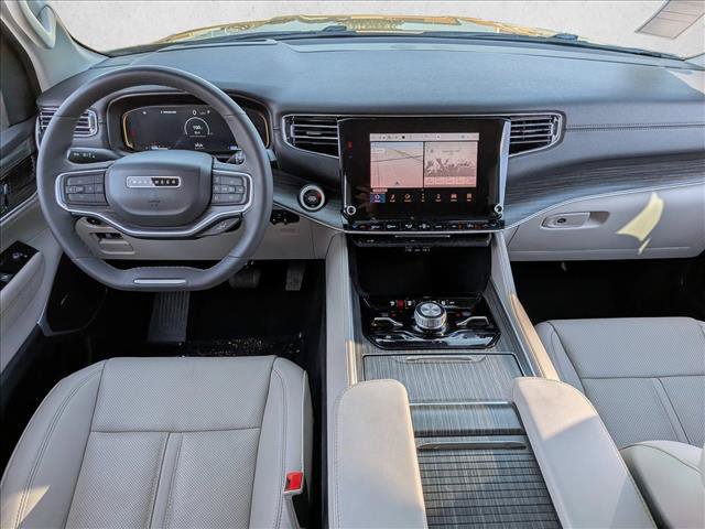Used 2023 Jeep Wagoneer Series III w/ Preferred Equipment Group AWD/4WD image 22