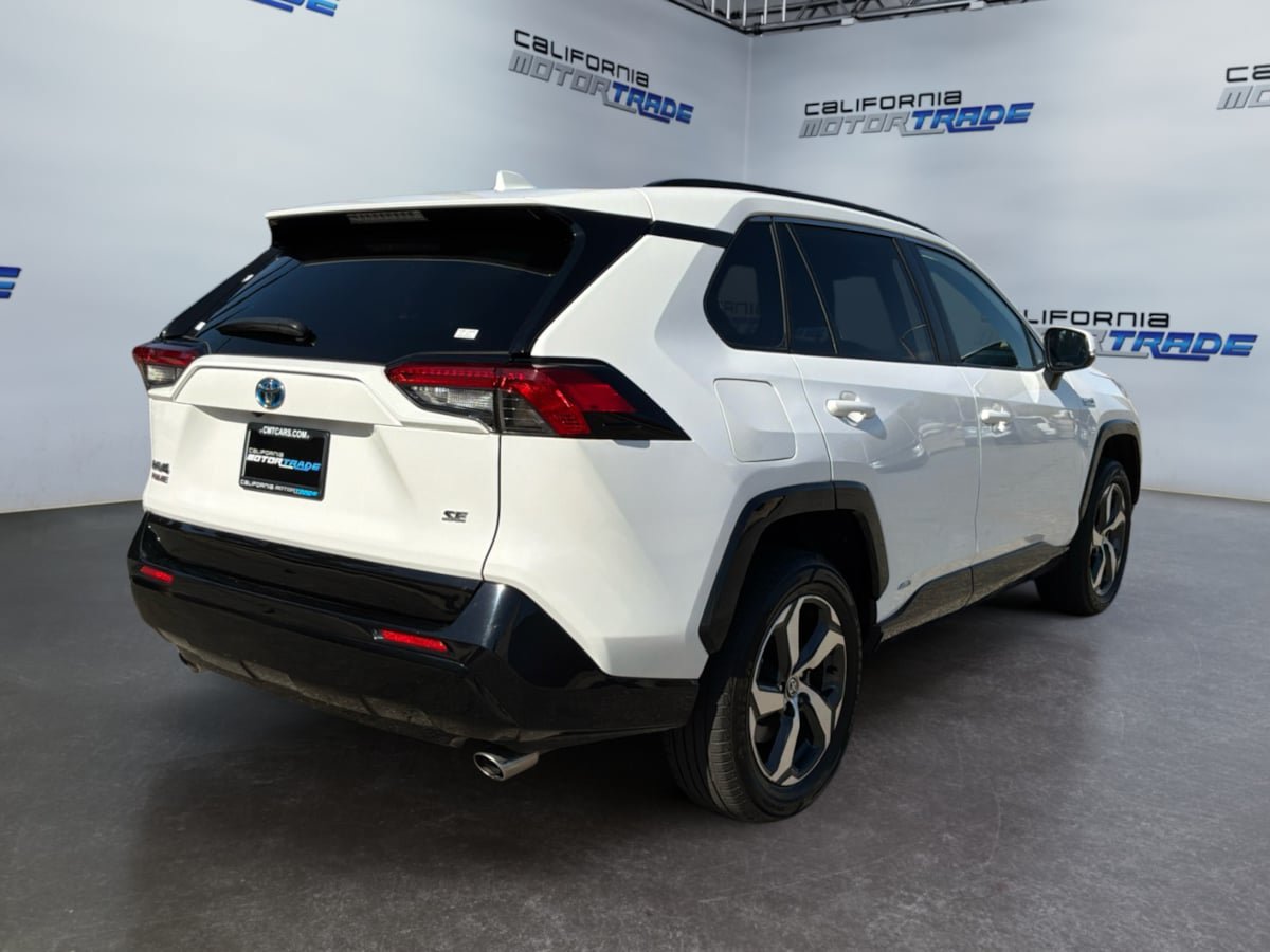 Used 2023 Toyota RAV4 SE w/ Weather & Moonroof Package AWD/4WD image 5