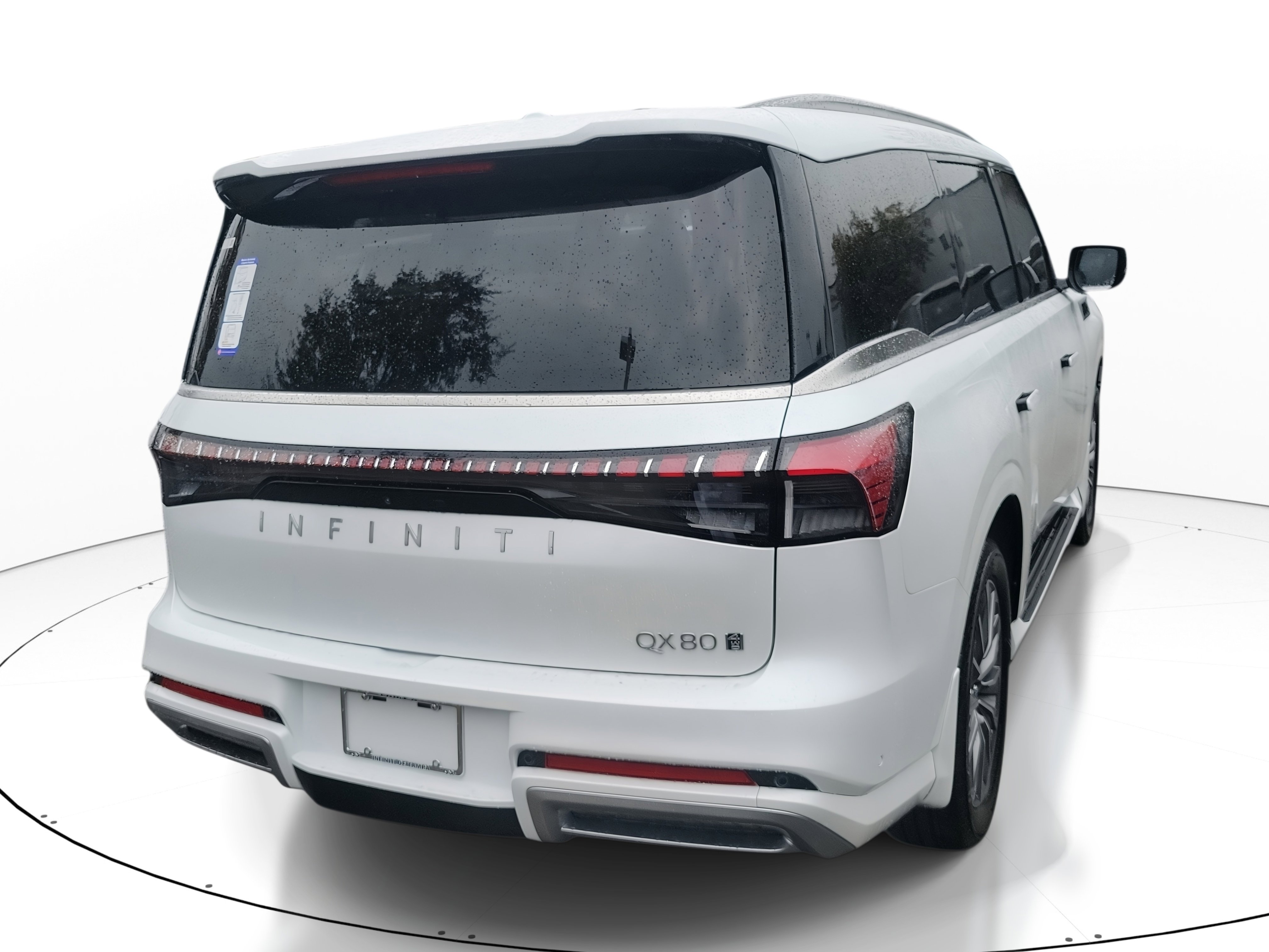 New 2026 INFINITI QX80 Luxe image 3