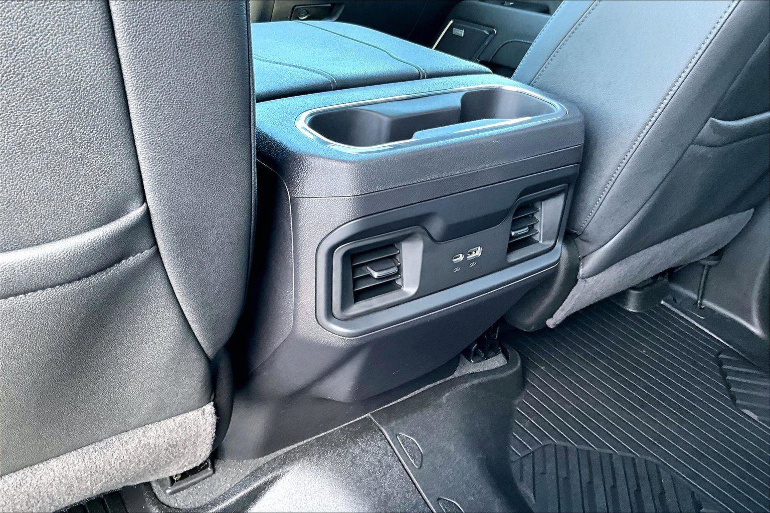 Used 2024 Chevrolet Silverado 1500 LT Trail Boss w/ LT Trail Boss Premium Package AWD/4WD image 33