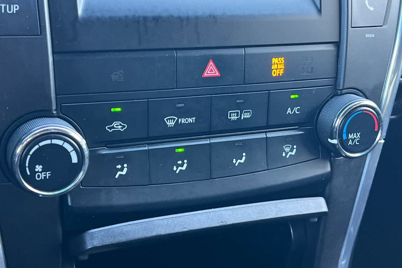 Used 2017 Toyota Camry SE image 19