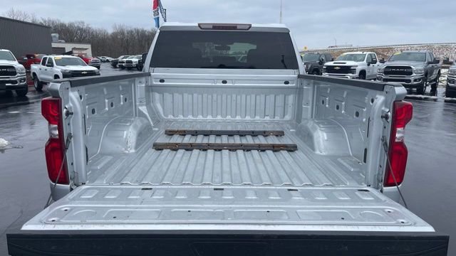 Used 2020 Chevrolet Silverado 2500 Custom w/ Custom Value Package image 5