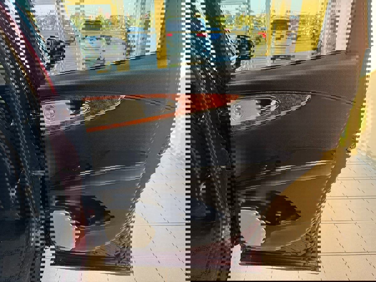 Used 2017 Lincoln MKX Reserve w/ Luxury Package image 42