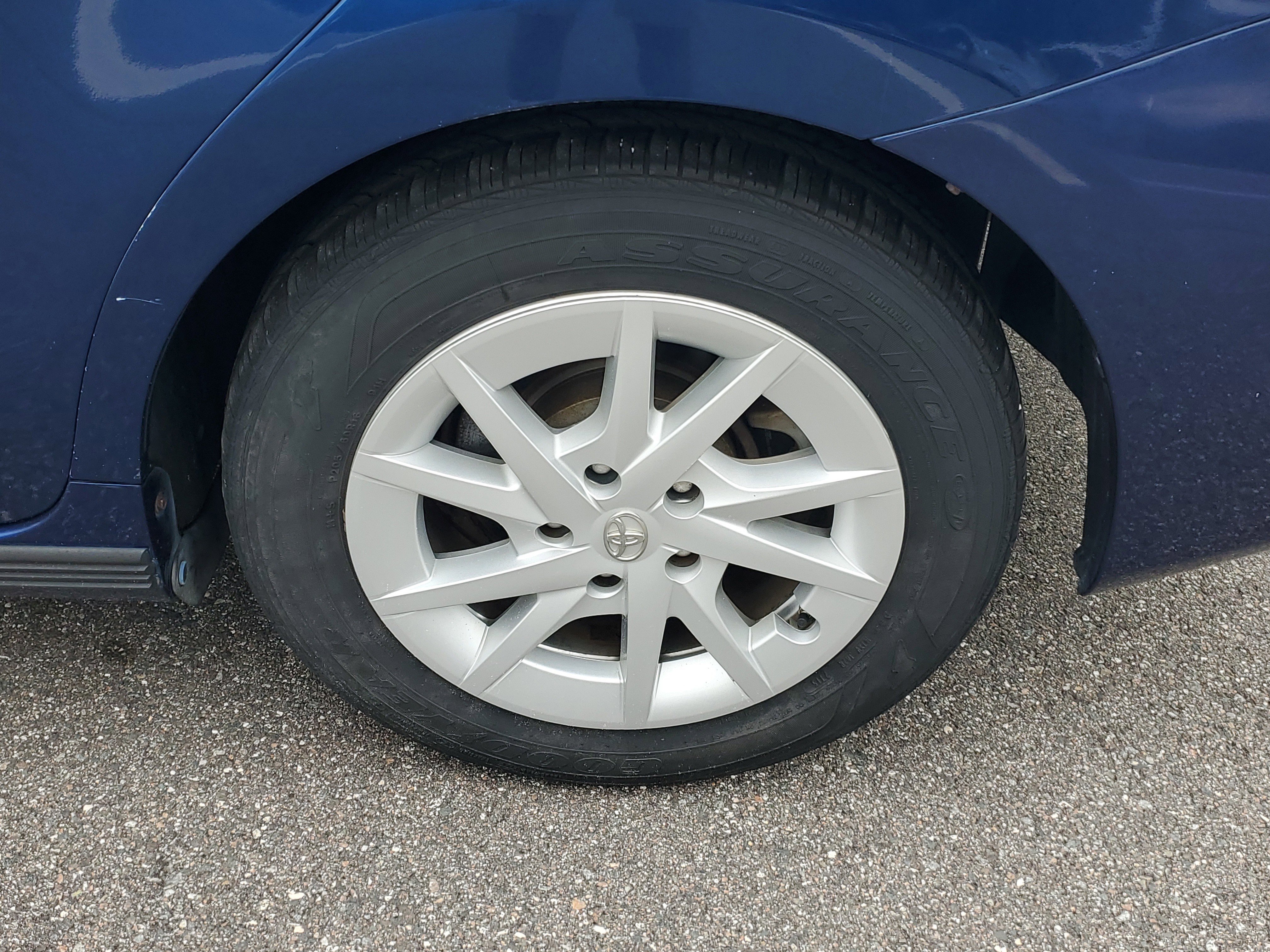 Used 2014 Toyota Prius V Two image 36