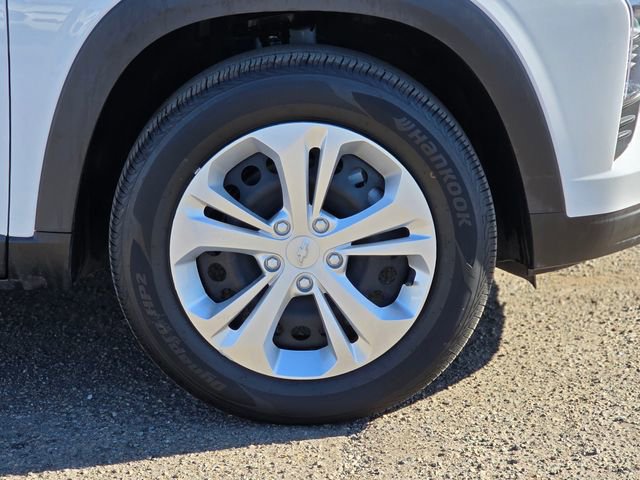 Used 2025 Chevrolet Trax LS image 8