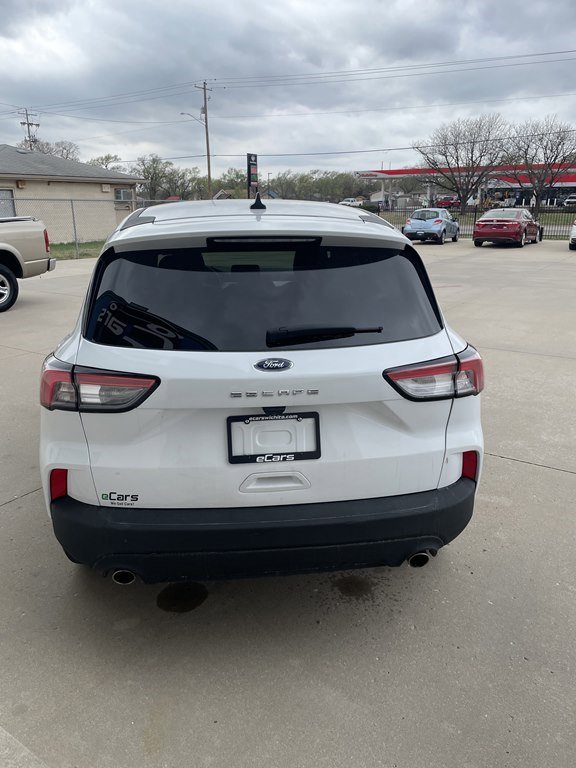 Used 2022 Ford Escape SE image 5