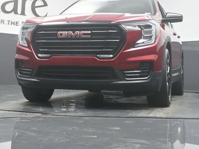 Used 2023 GMC Terrain SLE w/ Driver Convenience Package image 57