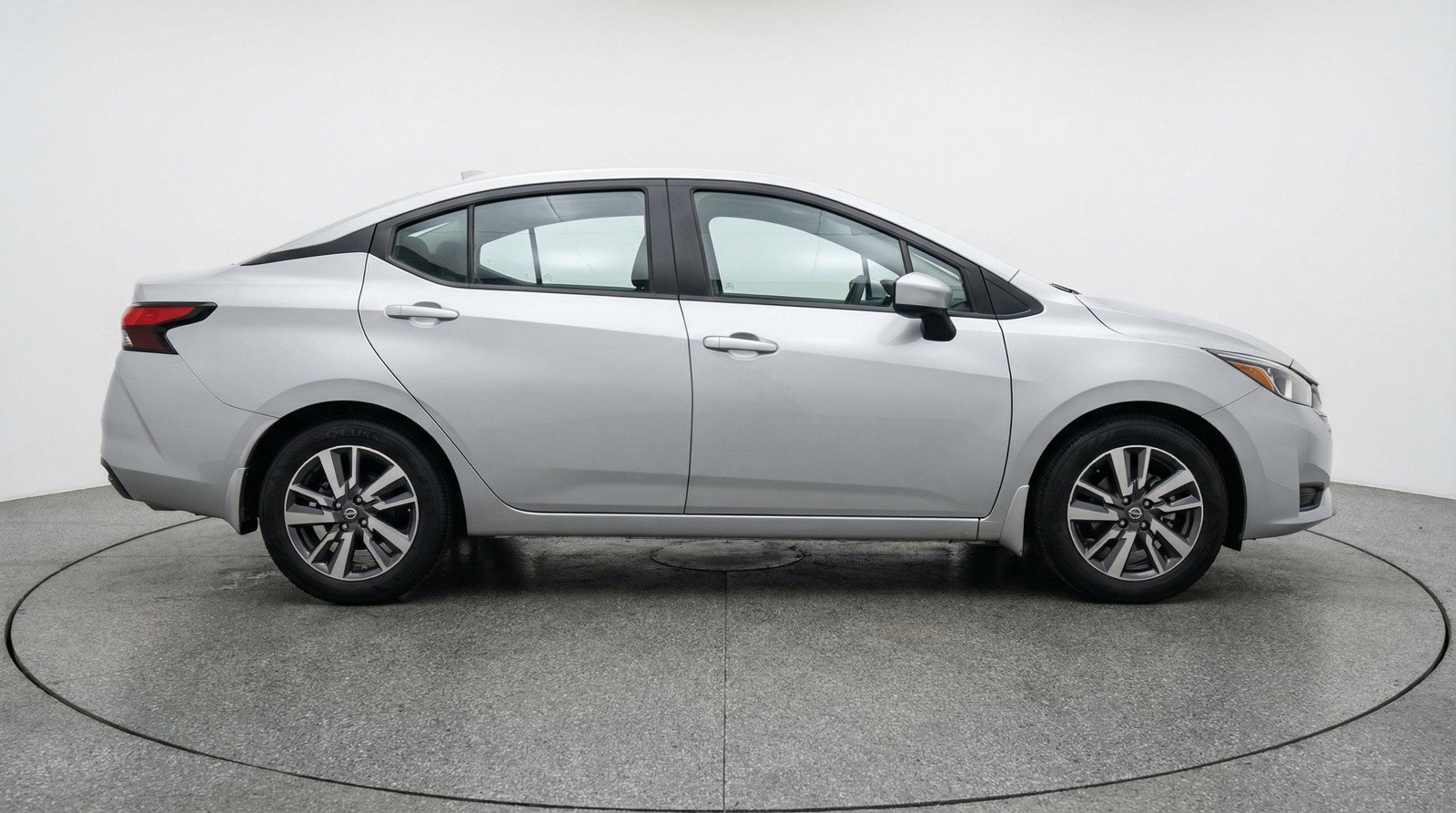Used 2025 Nissan Versa SV image 11