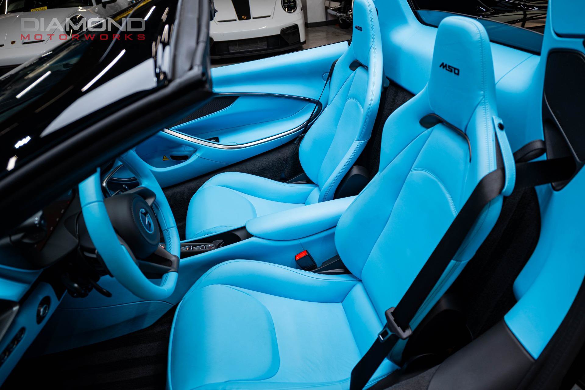 Used 2026 McLaren Artura Spider RWD image 19